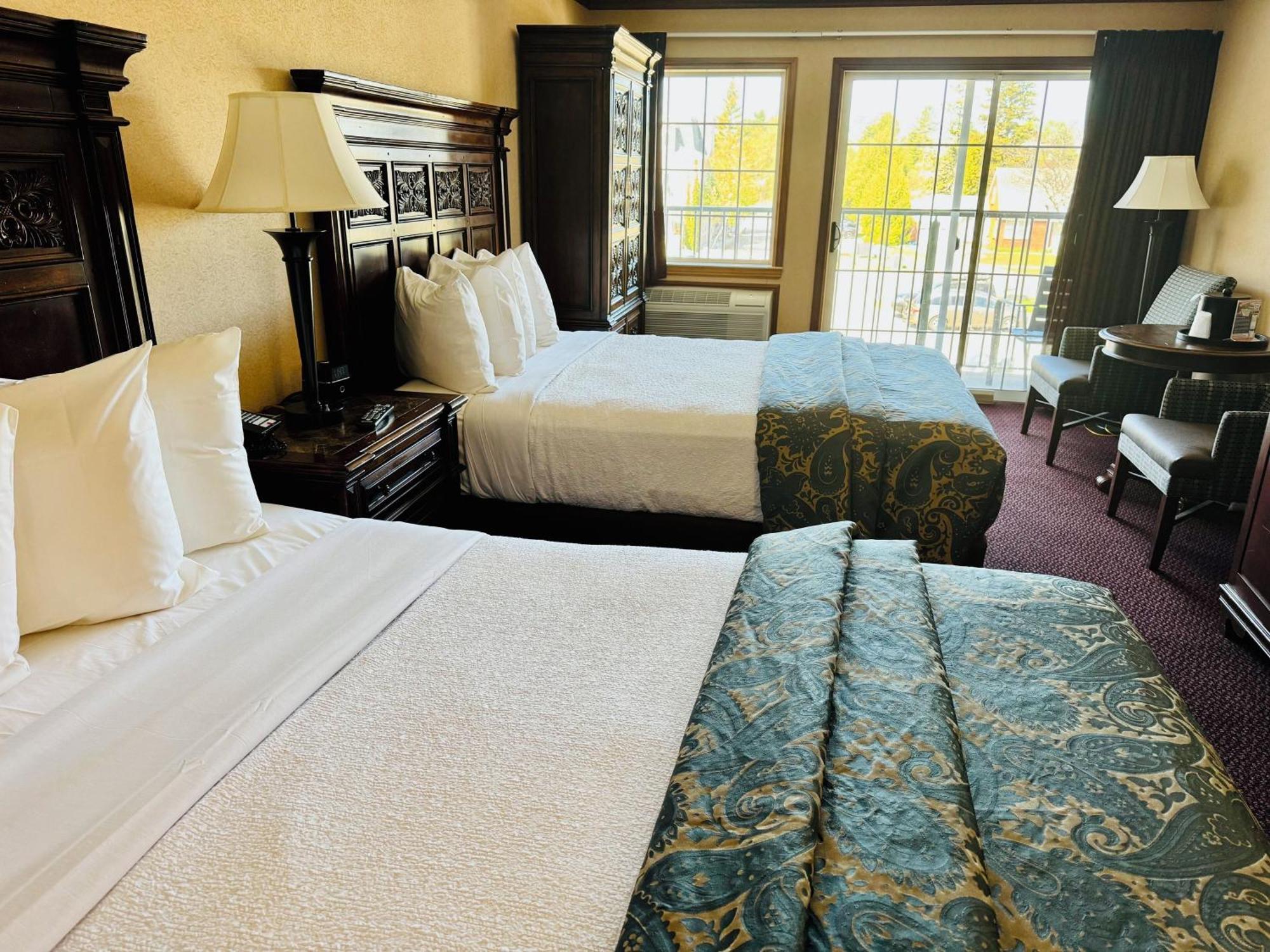 Hamilton Inn Select Beachfront Mackinaw City Exterior foto