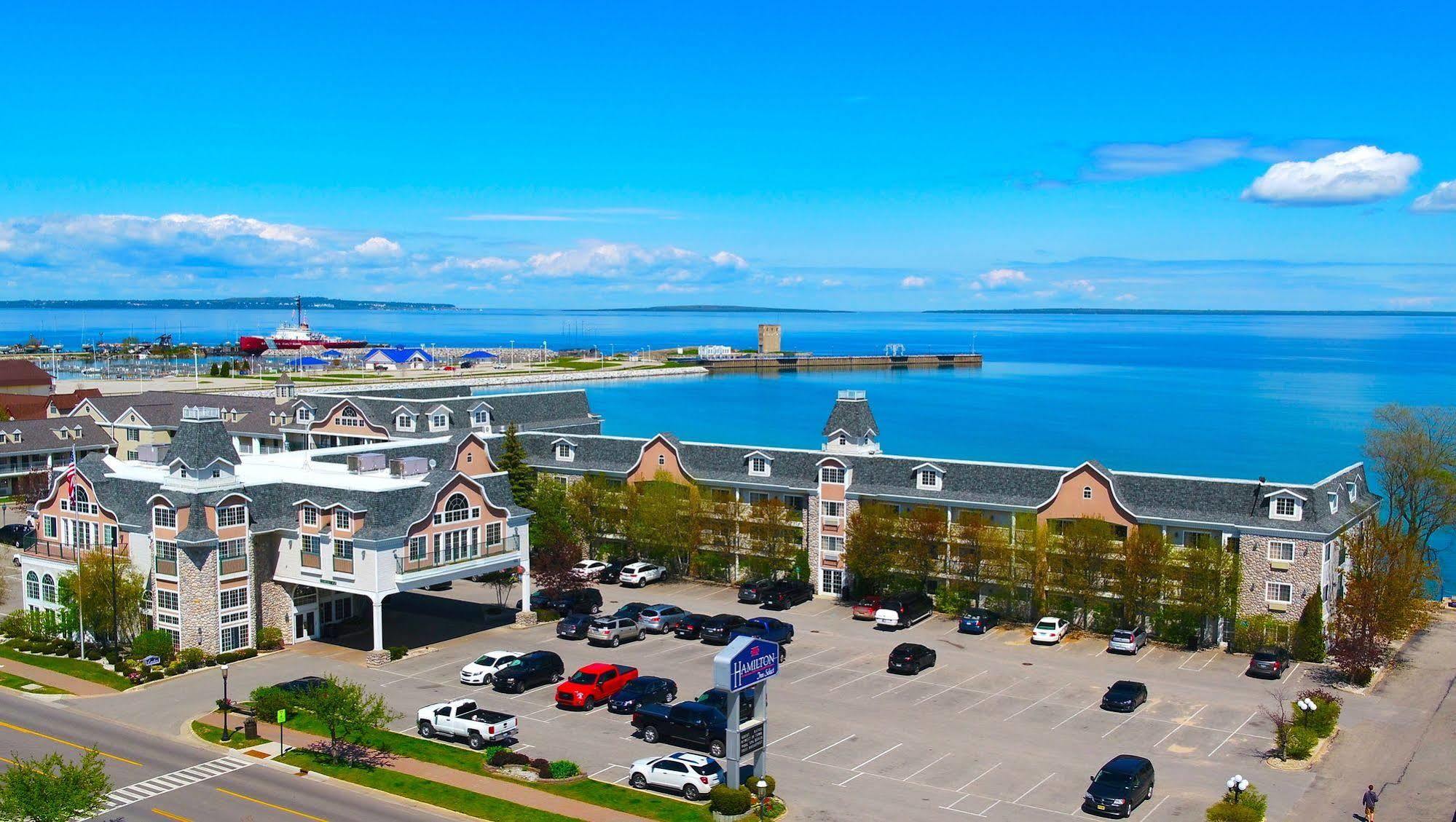 Hamilton Inn Select Beachfront Mackinaw City Exterior foto