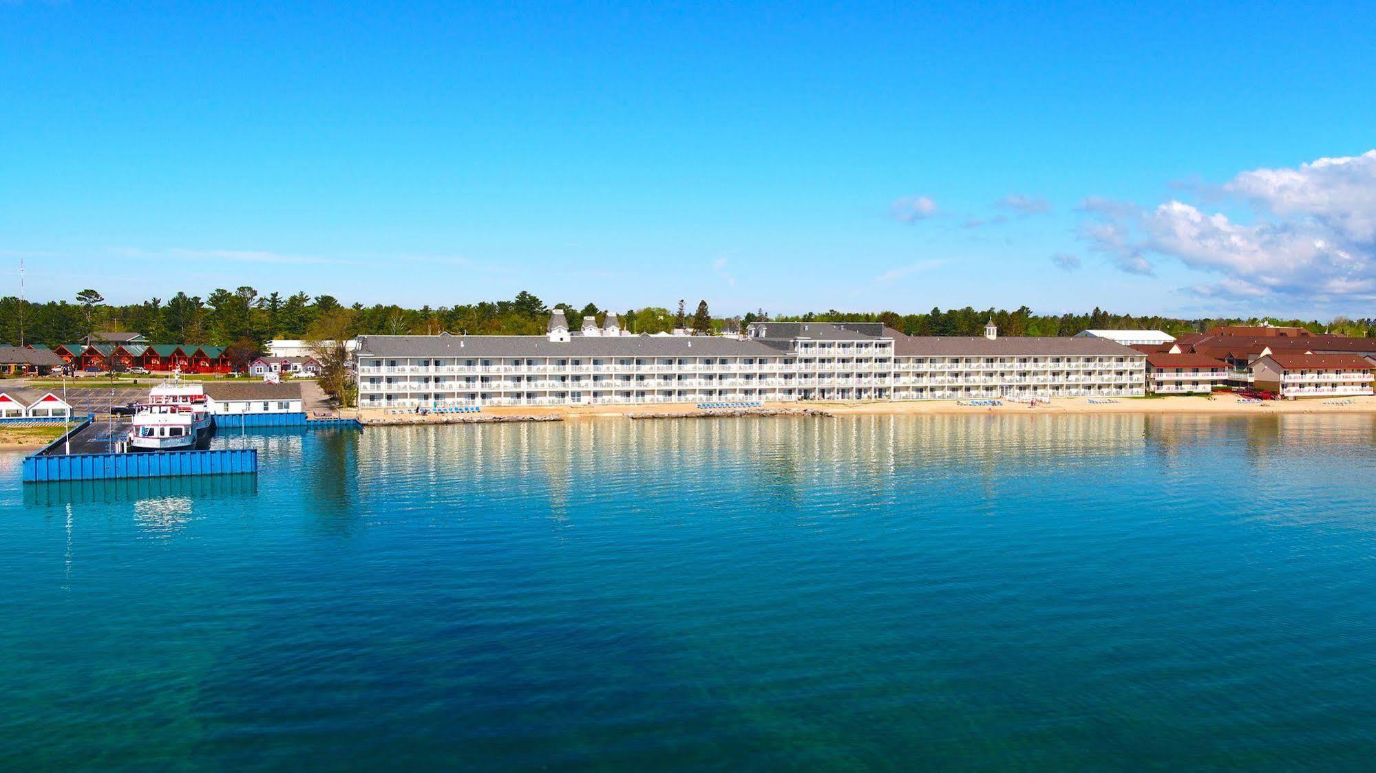 Hamilton Inn Select Beachfront Mackinaw City Exterior foto